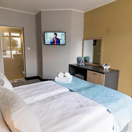 Heaven סאני ביץ'